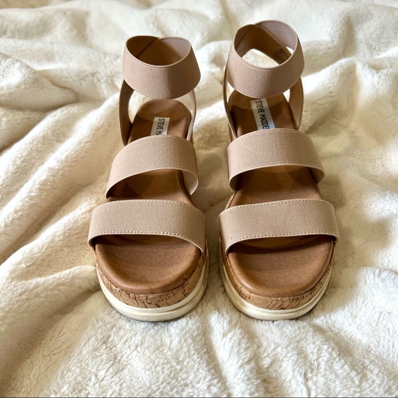 🚨 SOLD 🚨 Bandi Ankle Strap Wedge Sandal - Steve Madden - Tan - 8 - Picture 11 of 15